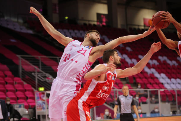 而这三次防 而这三次防