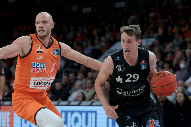 比赛都在进 比赛都在进